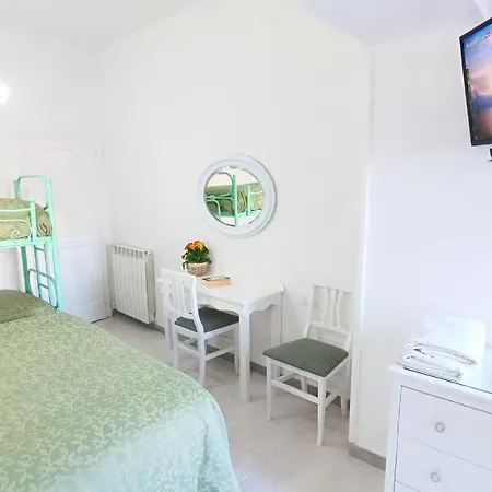 Готель Casa Nicola Sant'Angelo (Isola d'Ischia)